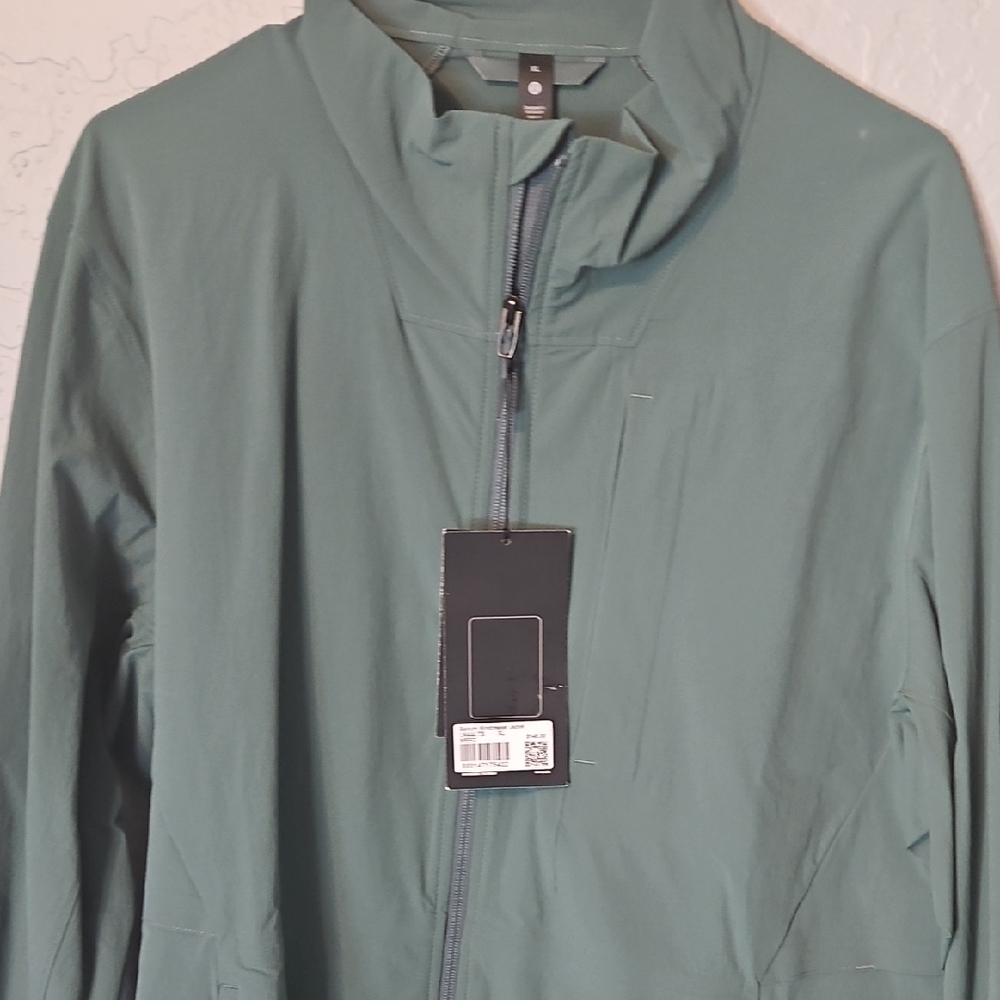 Lululemon Men's Sojourn Windbreaker Jacket